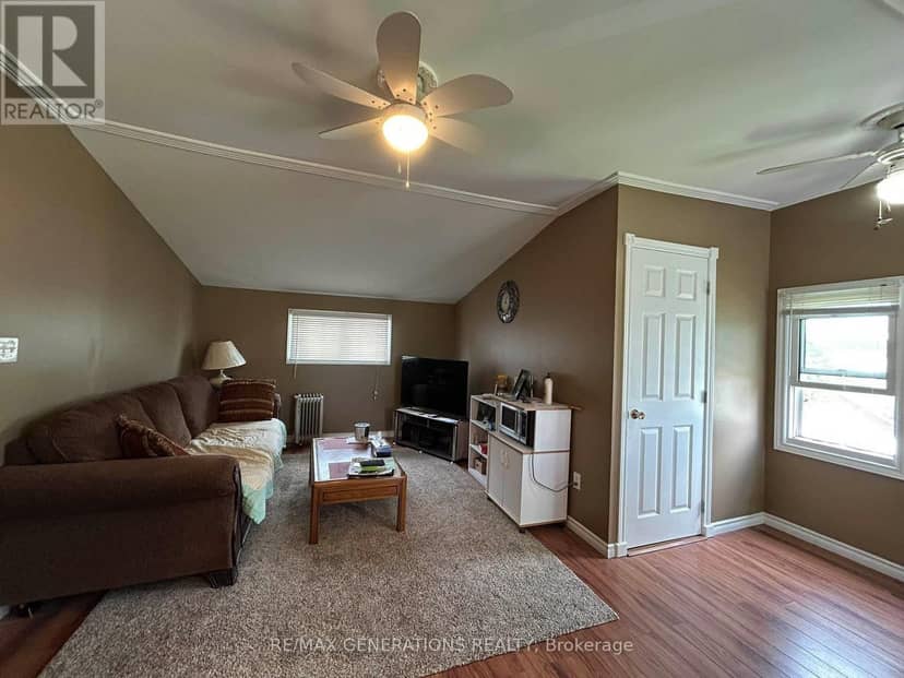208 Mackenzie Avenue, Atikokan, photo 5