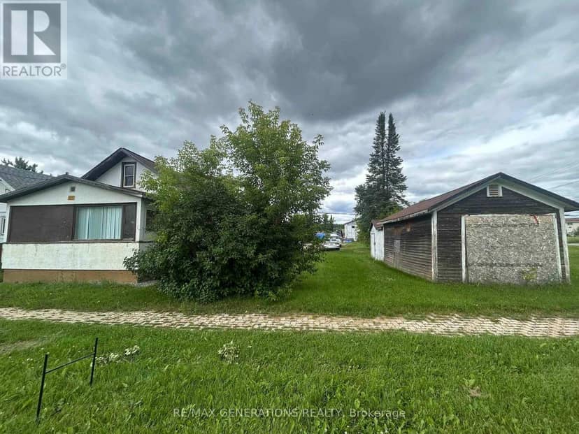 208 Mackenzie Avenue, Atikokan