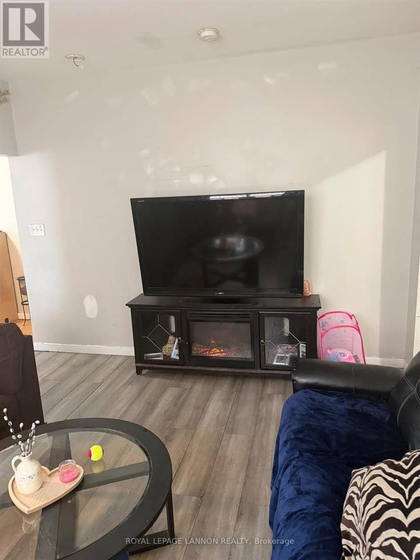 336 May Street North — photo 7 of 15