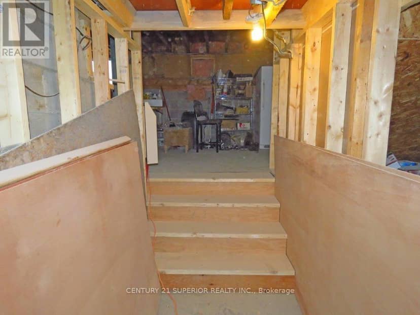 240 Walker Street — photo 39 of 40