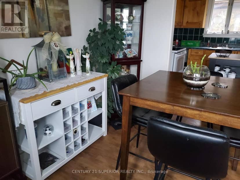 7 Essa Place — photo 11 of 33