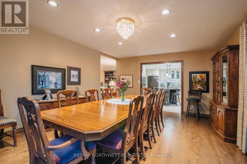 110 Lakeside Crescent — photo 18 of 40