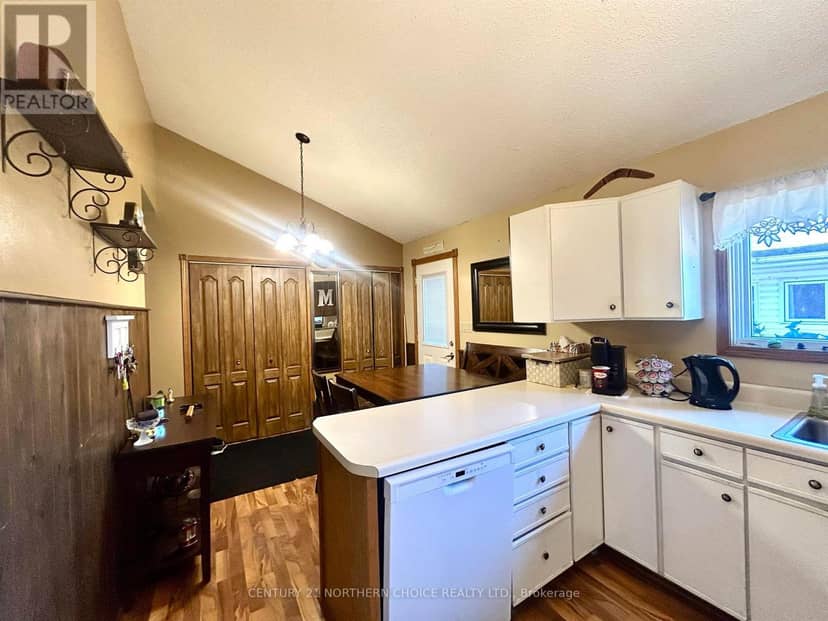 626 Second Street West, Fort Frances, photo 6