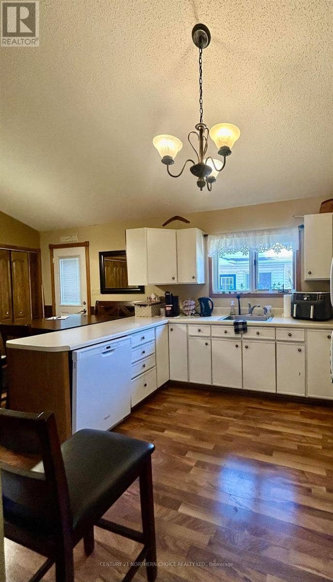 626 Second Street West, Fort Frances, photo 4
