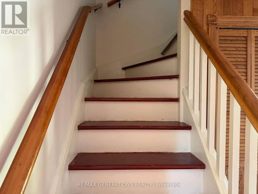 4 Elizabeth Avenue — photo 12 of 26