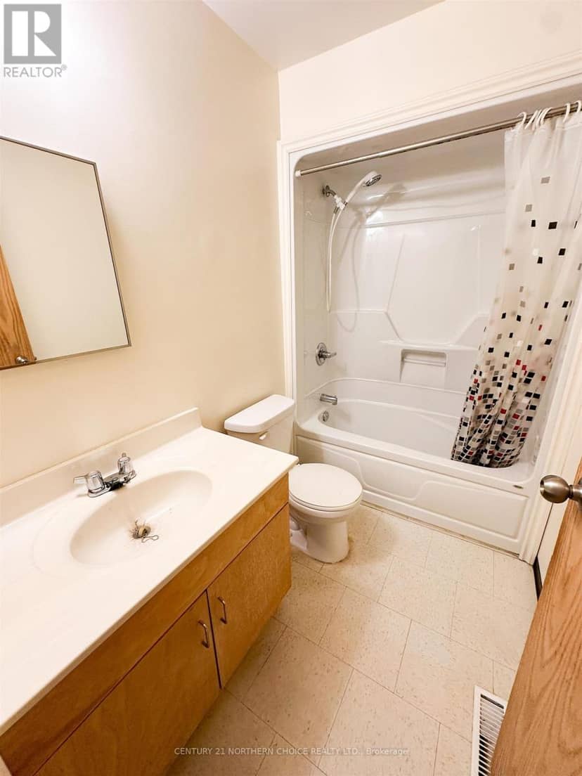 78/80 Birch Drive — photo 18 of 22