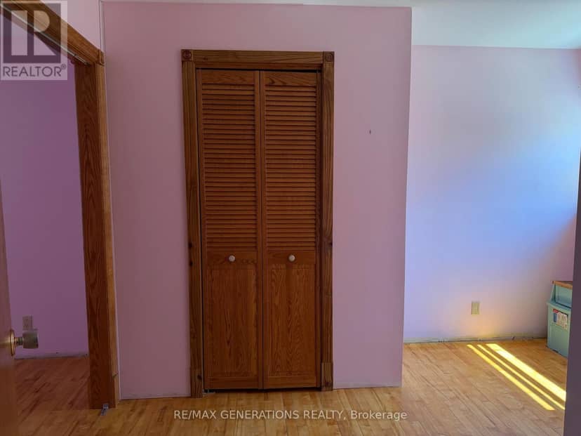 4 Elizabeth Avenue — photo 9 of 26