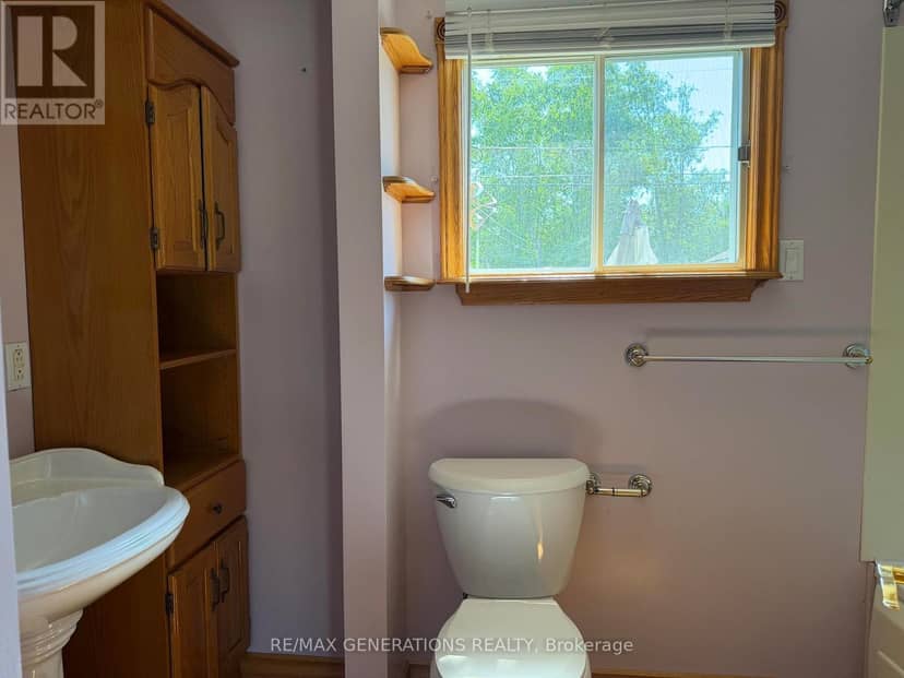 4 Elizabeth Avenue — photo 10 of 26