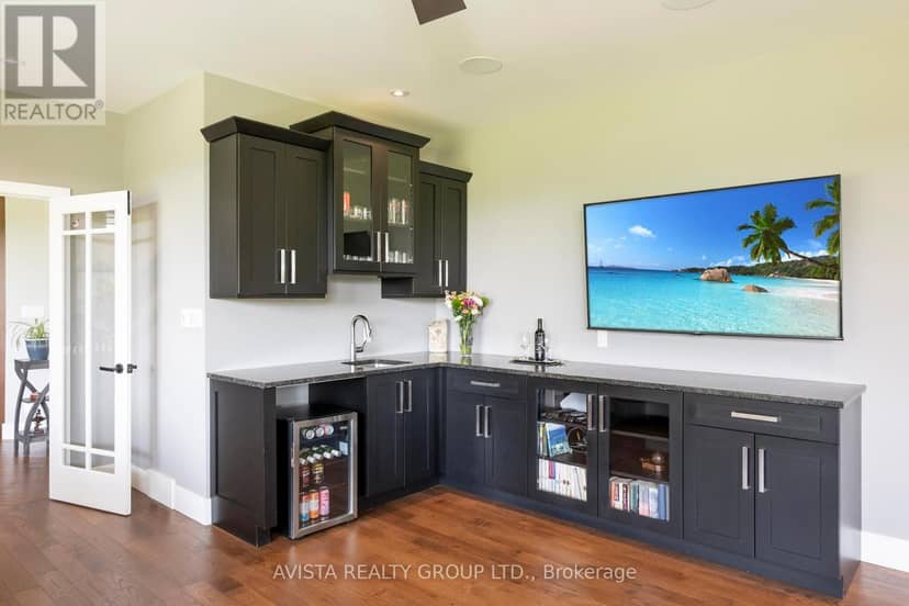 2422 Broadway Ave — photo 17 of 40