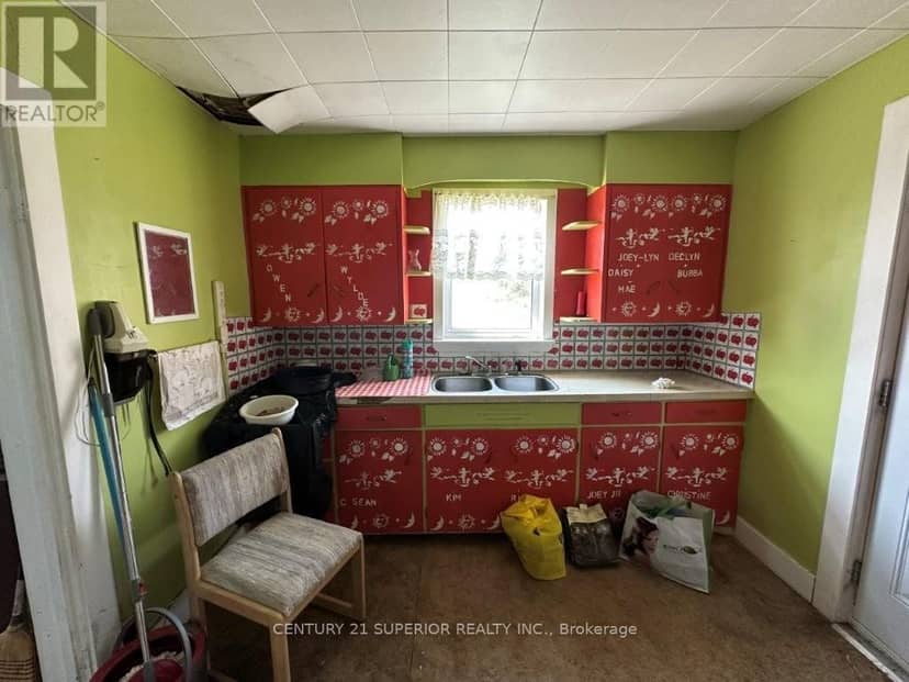 161 Bell Street — photo 12 of 40