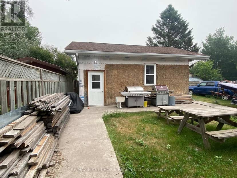 218 Powley Street — photo 5 of 9