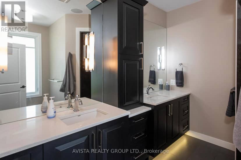 2422 Broadway Ave — photo 22 of 40