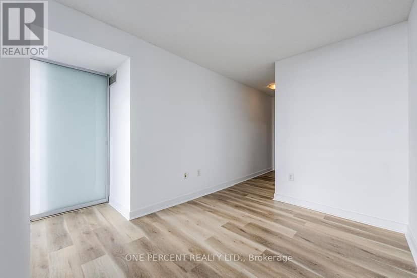 5007 - 25 Telegram Mews — photo 27 of 36