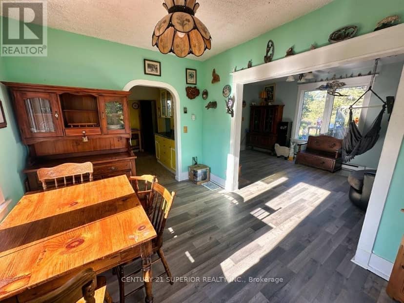 353 Spring Creek Drive — photo 14 of 40