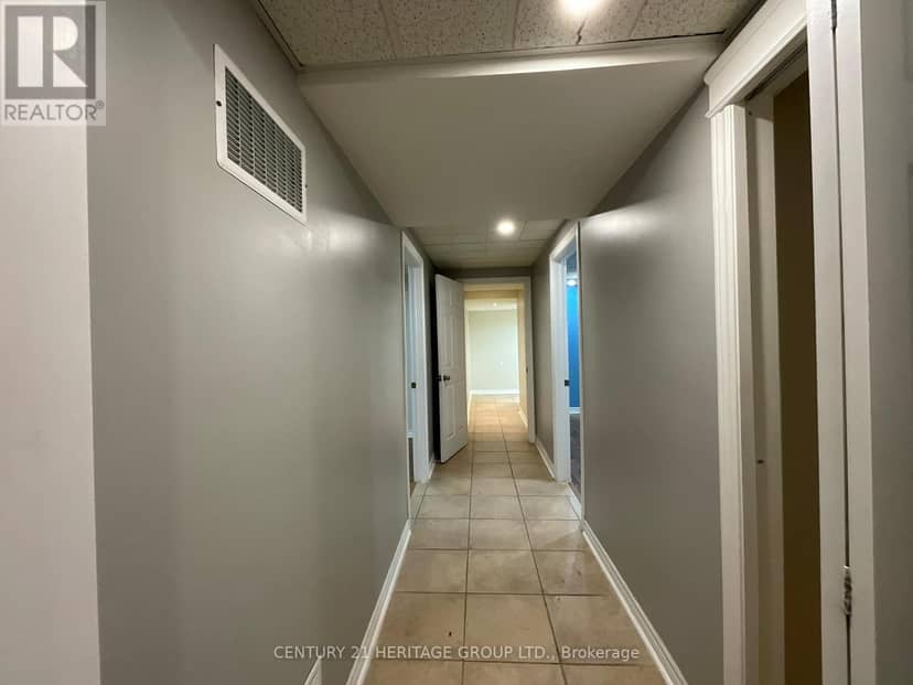 305 Sandringham Drive — photo 28 of 34
