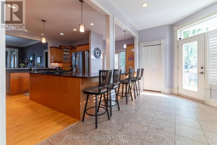 3 Sylvan Street — photo 6 of 32