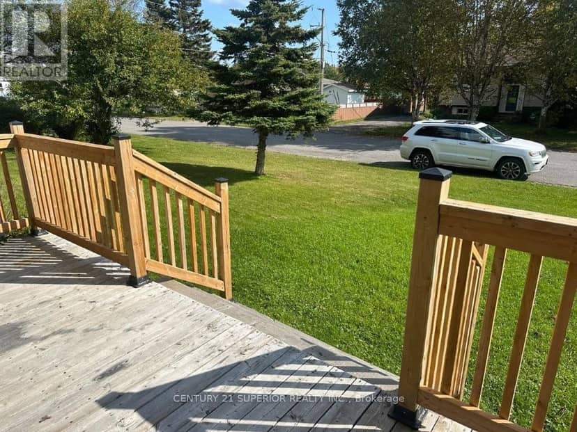 64 Parkway Place, Terrace Bay, photo 2
