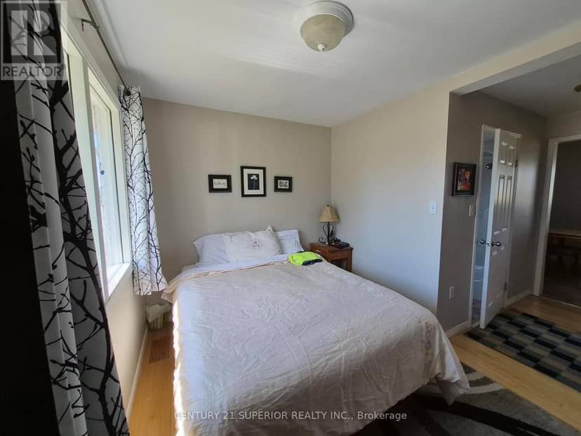 1 Laurier Ave — photo 13 of 40