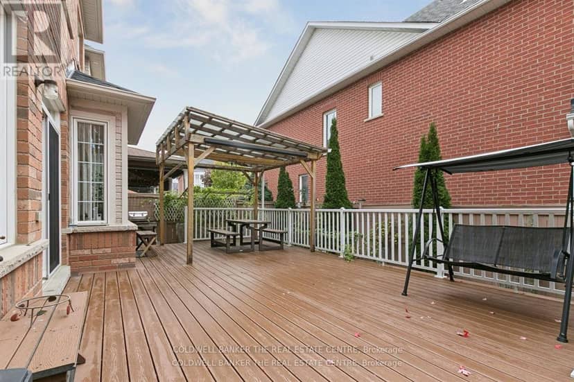 768 Millard Street E — photo 5 of 38