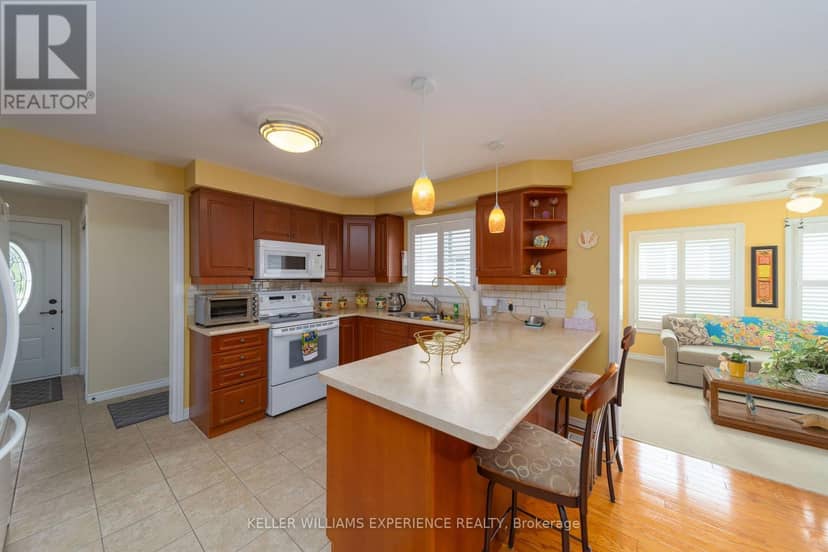 6 Virginia Avenue — photo 3 of 24