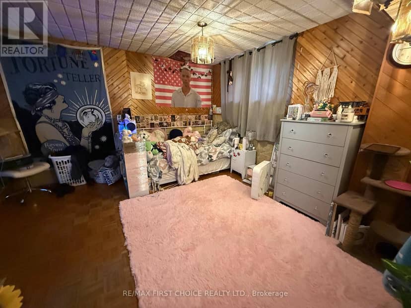 24 Elvis Avenue — photo 11 of 14