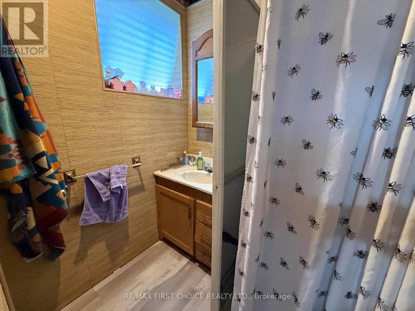 24 Elvis Avenue — photo 13 of 14