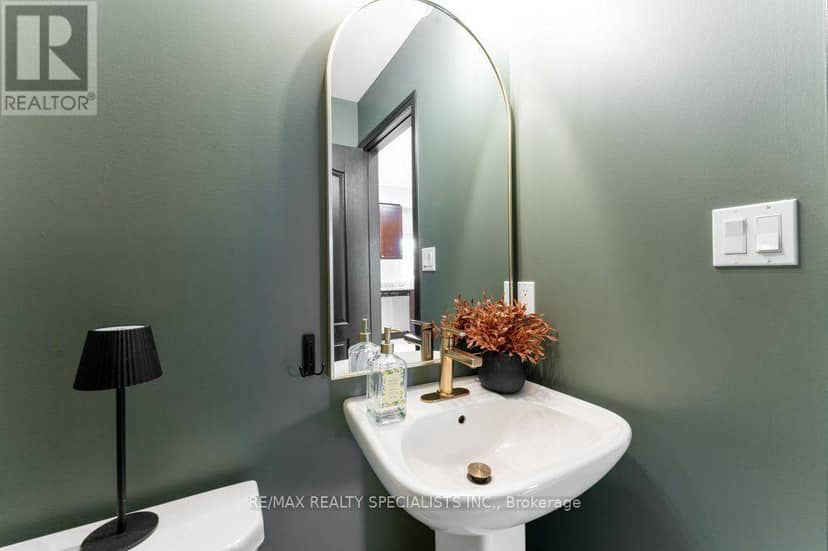 3 - 1115 Haig Boulevard — photo 16 of 40