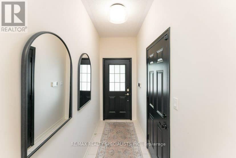 3 - 1115 Haig Boulevard — photo 2 of 40