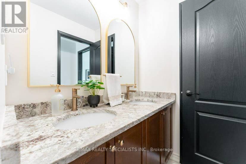 3 - 1115 Haig Boulevard — photo 31 of 40
