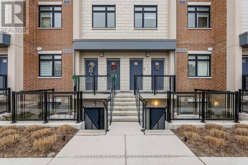 227 - 1062 Douglas McCurdy Common — photo 2 of 38
