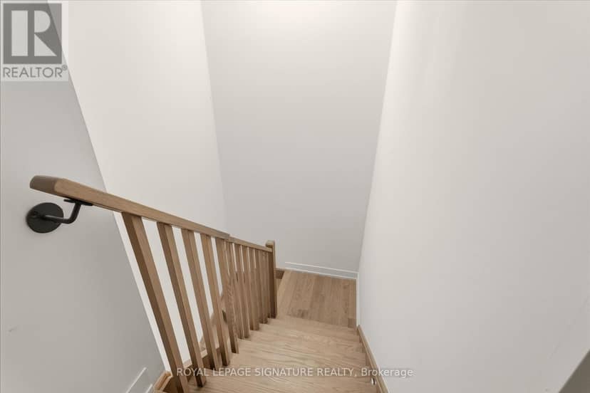 227 - 1062 Douglas McCurdy Common — photo 27 of 38