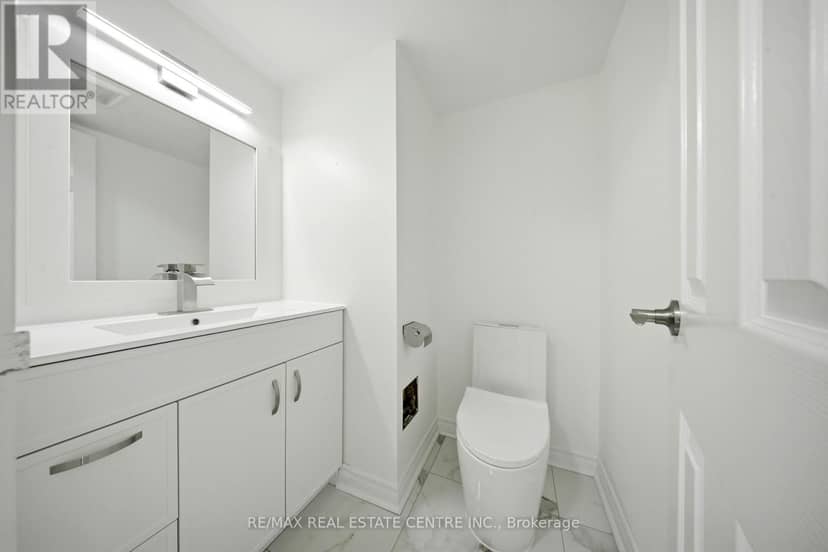 511 - 1300 Mississauga Valley Boulevard — photo 15 of 25