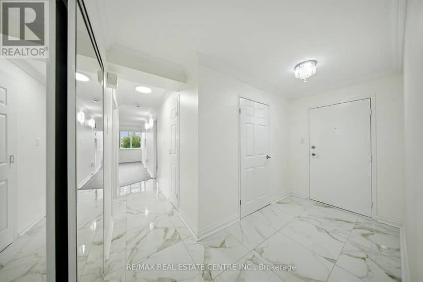 511 - 1300 Mississauga Valley Boulevard — photo 4 of 25