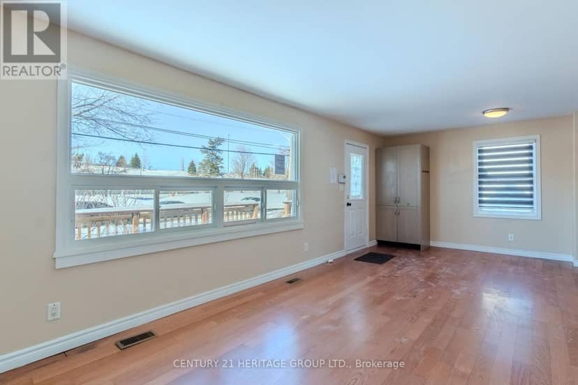 2232 Queensway Drive — photo 5 of 21