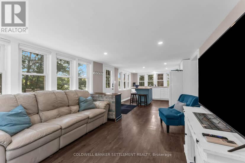345 Battams Road — photo 9 of 40