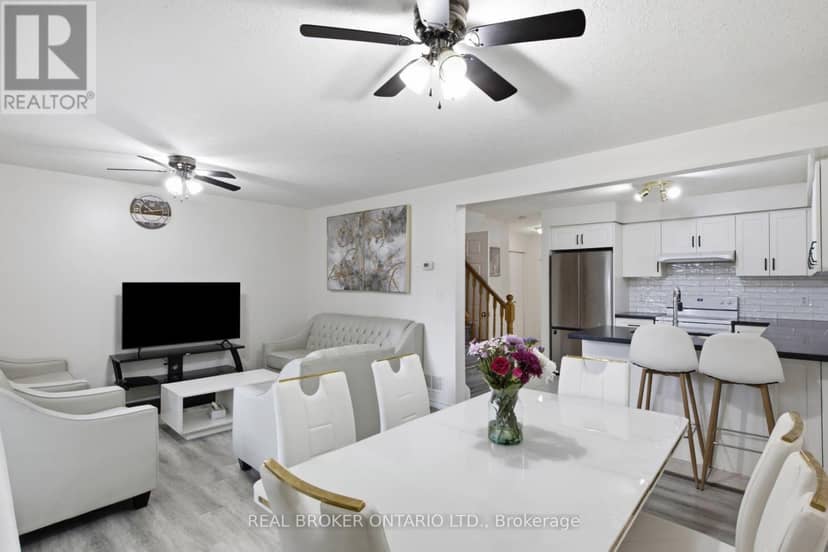 5 - 31 Schroder Crescent — photo 15 of 40