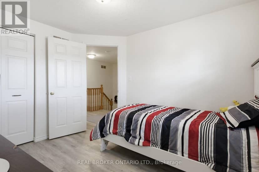 5 - 31 Schroder Crescent — photo 24 of 40