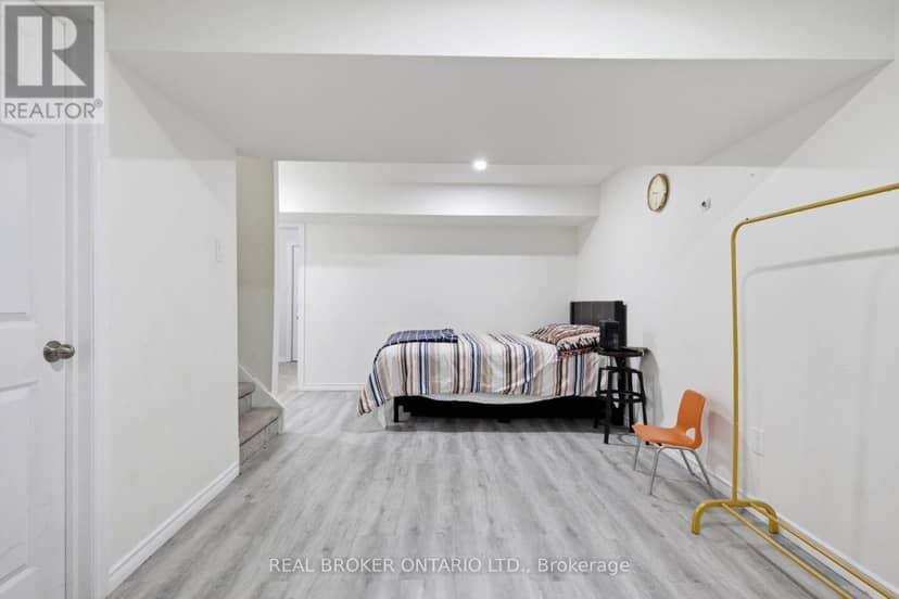 5 - 31 Schroder Crescent — photo 31 of 40