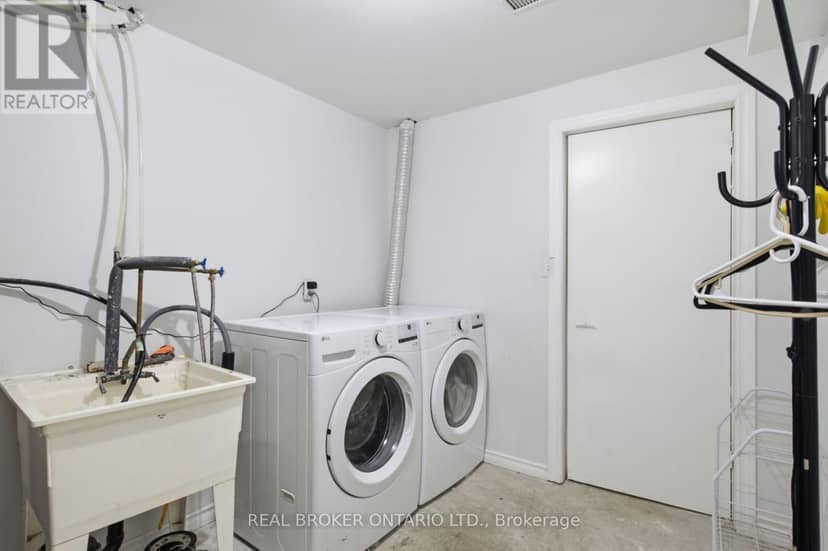 5 - 31 Schroder Crescent — photo 35 of 40