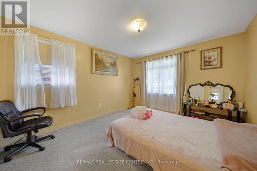 24 Park Street — photo 21 of 40
