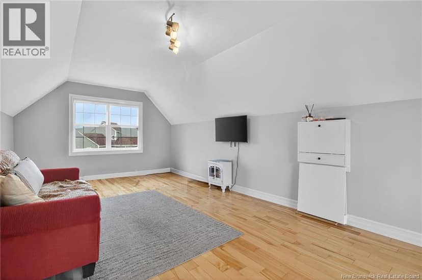 499 Wayne Street — photo 18 of 40