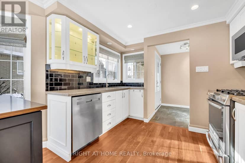 3 - 104 Woodlawn Road E — photo 10 of 33