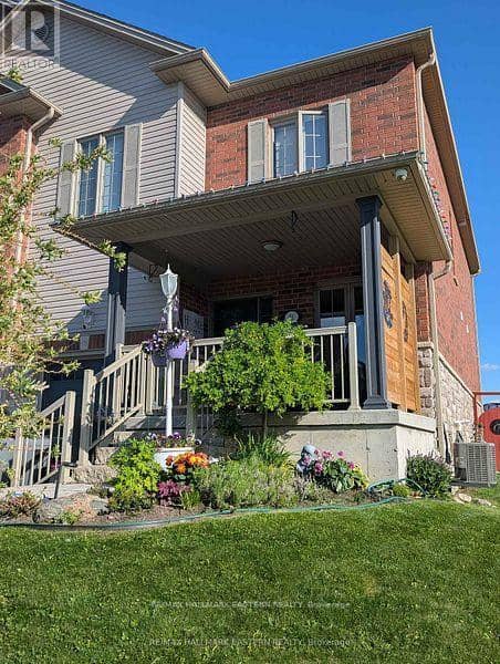 31 Paul Rexe Boulevard E — photo 1 of 35