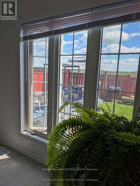 31 Paul Rexe Boulevard E — photo 12 of 35