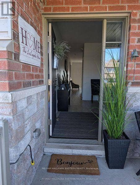31 Paul Rexe Boulevard E — photo 5 of 35