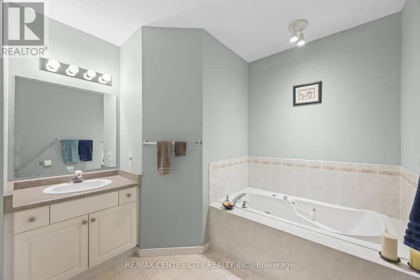 33 Ilderbrook Circle — photo 15 of 38