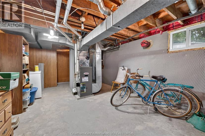 447 Sydenham Street — photo 16 of 37