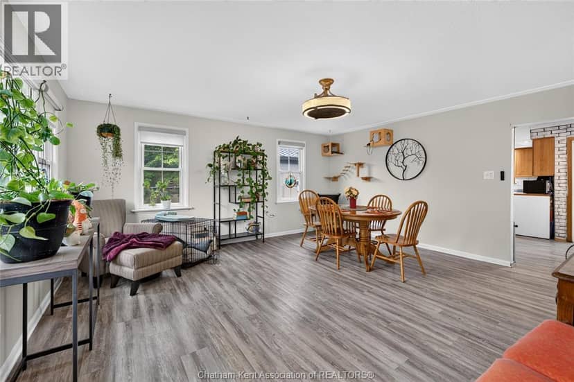 447 Sydenham Street, Dresden, photo 7