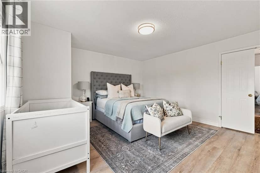 116 HENHOEFFER Crescent — photo 19 of 33