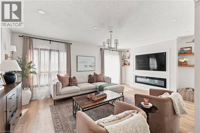 116 HENHOEFFER Crescent — photo 13 of 33